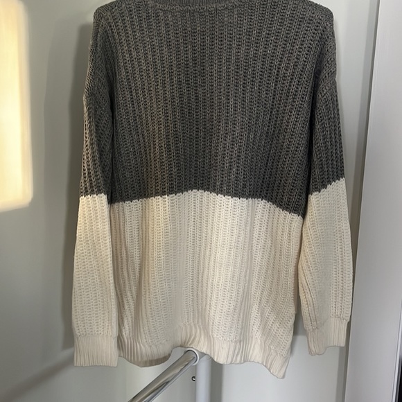 Dex colour block sweater. Size large - Picture 4 of 5